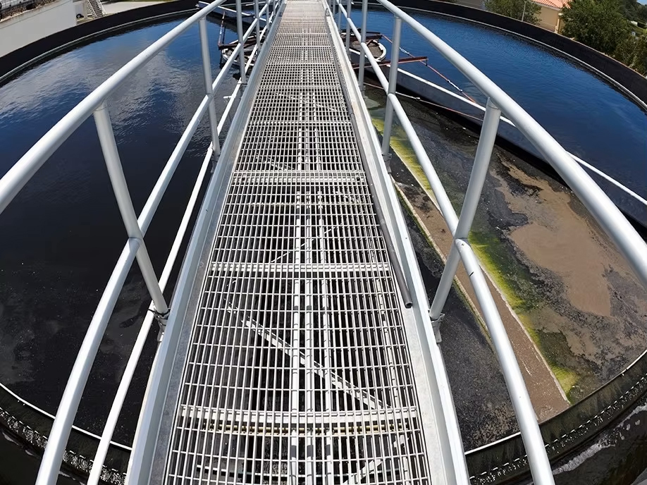 Swage-Locked Grating