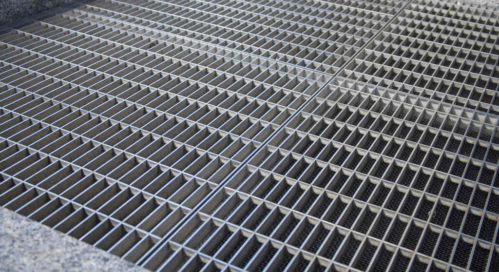 Press-Locked Steel Grating