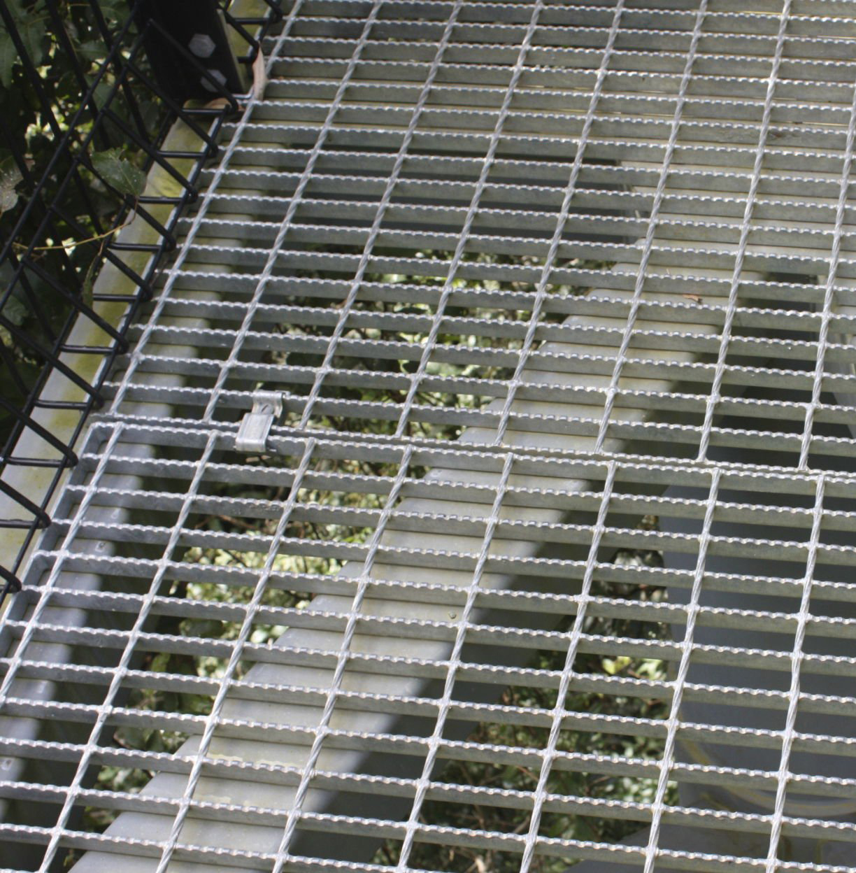 Swage-locked Serrated Steel Grating
