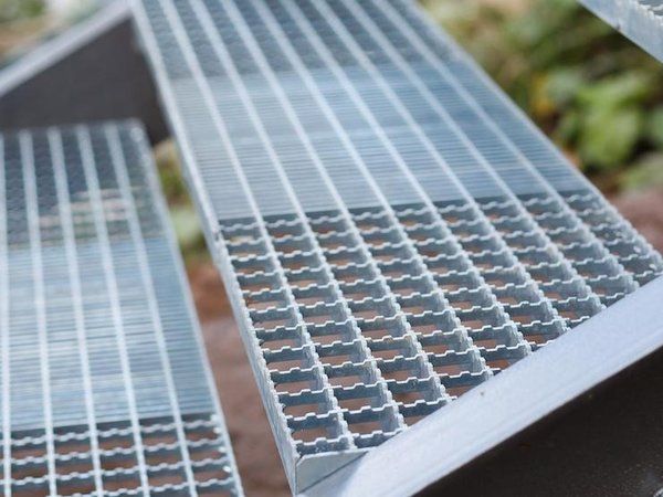 Welded Serrated Steel Grating